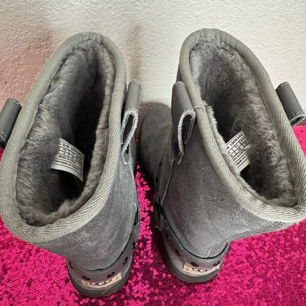 UGG 🩶 Light Charcoal Fur Boots with Ankle Strap, Heart Accent (Size 5)